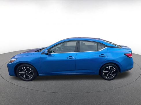 Used 2025 Nissan Sentra SV FWD image 9