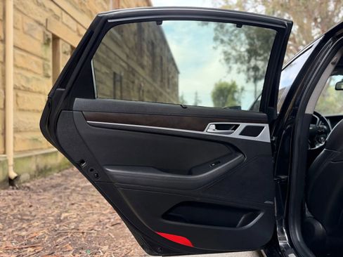 Used 2015 Hyundai Genesis 3.8 w/ Option Group 04 image 28