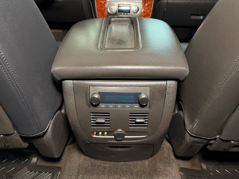 Used 2013 Chevrolet Avalanche LTZ image 20