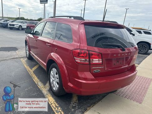 Used 2019 Dodge Journey SE FWD image 3