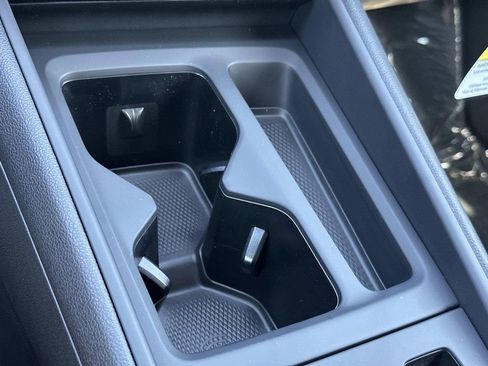 New 2026 Volkswagen Tiguan SE R-Line image 10