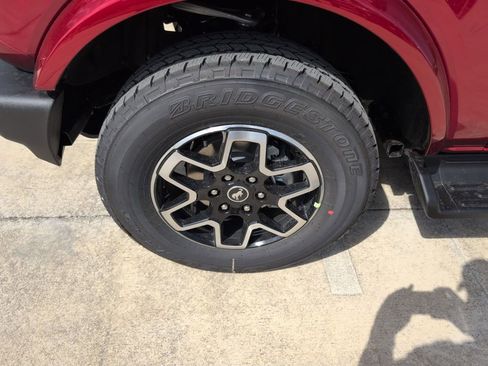 New 2026 Ford Bronco Outer Banks image 15