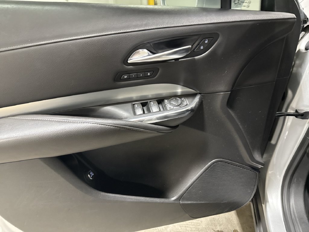 Used 2020 Cadillac XT4 Premium Luxury FWD image 20
