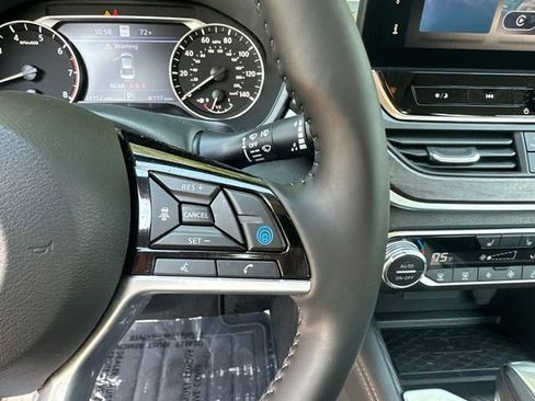 Used 2025 Nissan Altima 2.5 SV w/ SV Premium Package FWD image 24