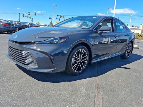 New 2026 Toyota Camry XLE FWD image 3