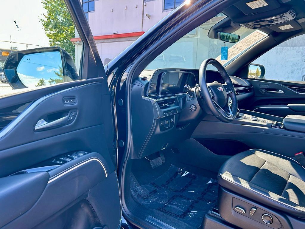 Used 2024 Cadillac Escalade Sport AWD/4WD image 9