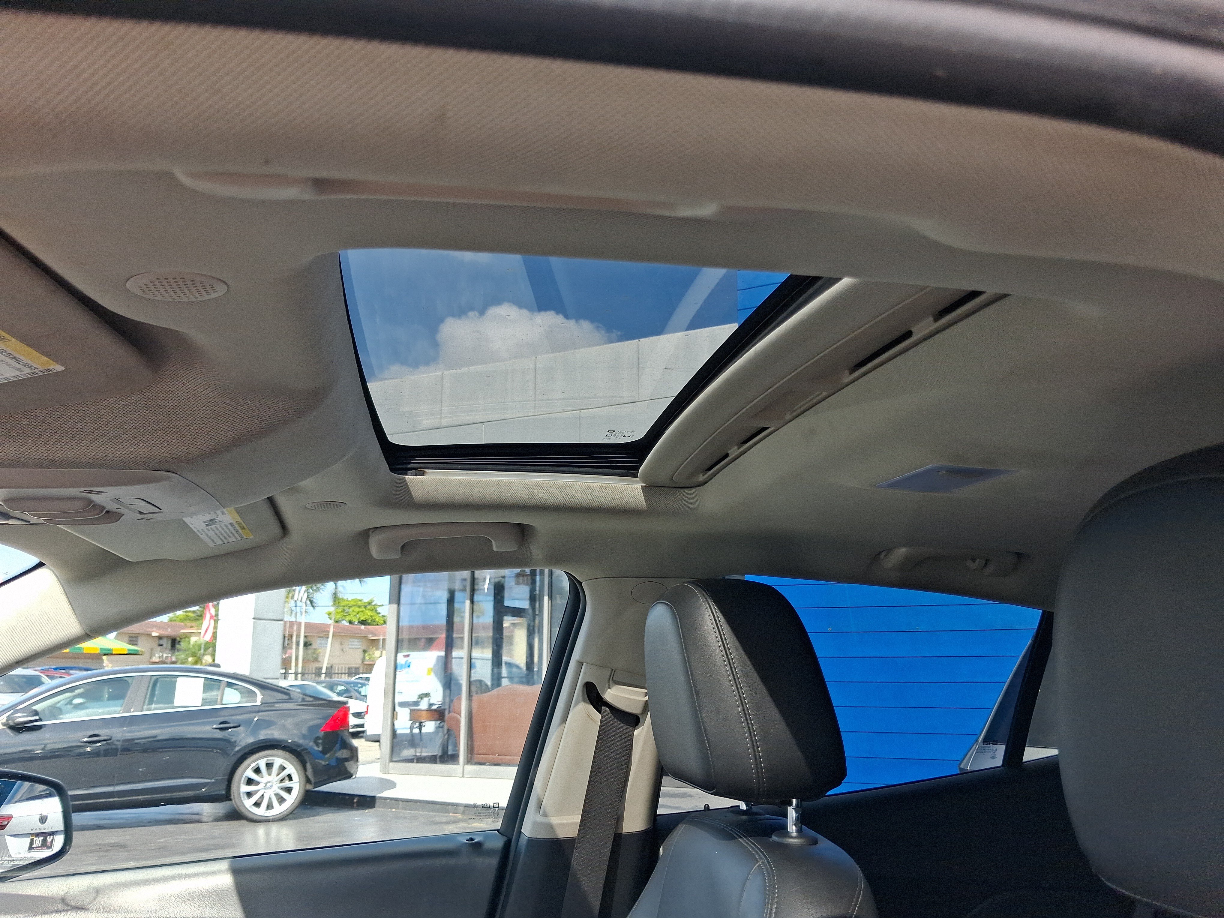 Used 2018 Buick Encore Essence FWD image 10