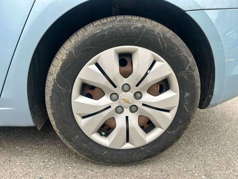 Used 2012 Chevrolet Cruze LS image 9