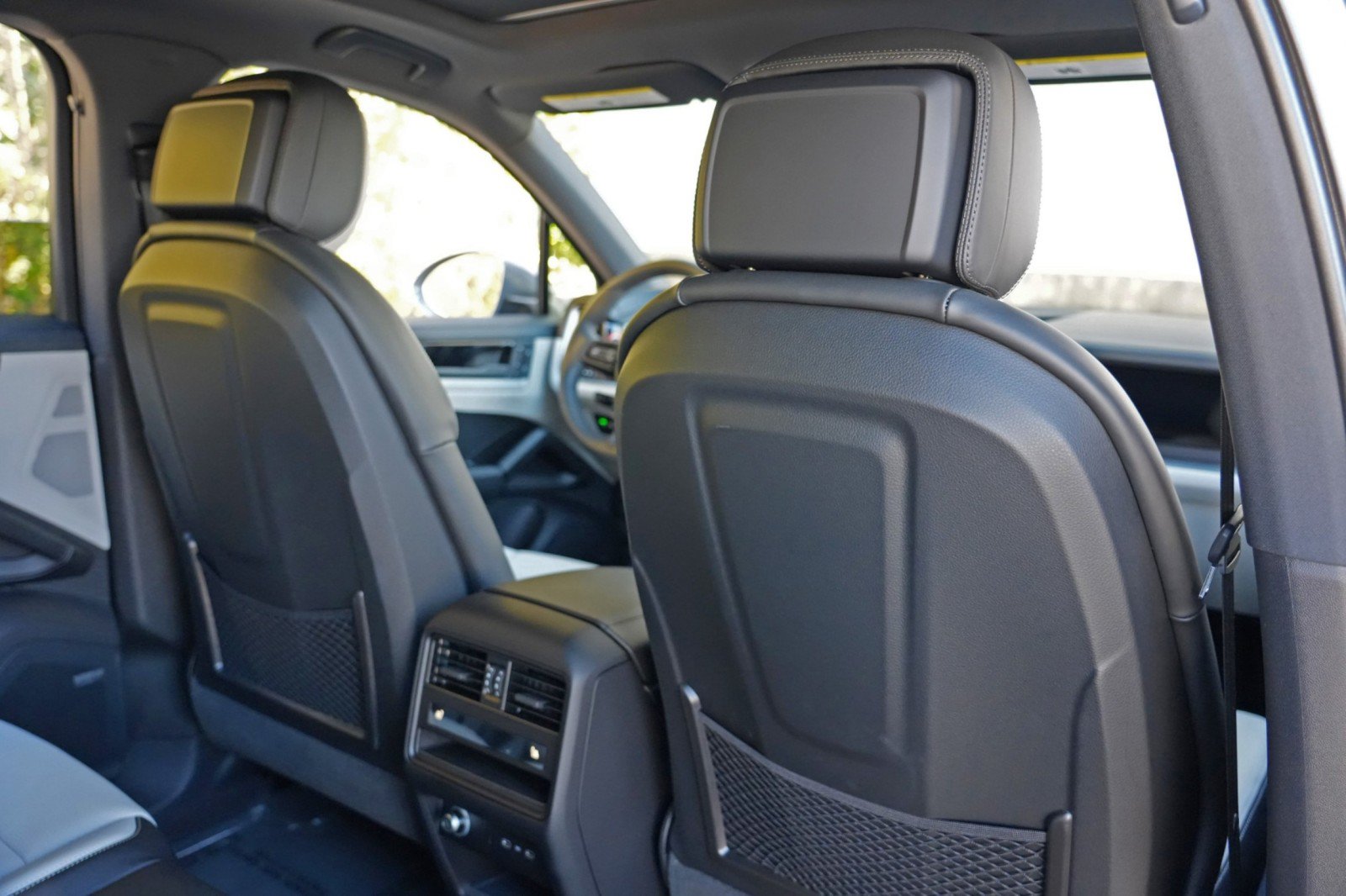 Used 2026 Porsche Cayenne AWD/4WD image 39