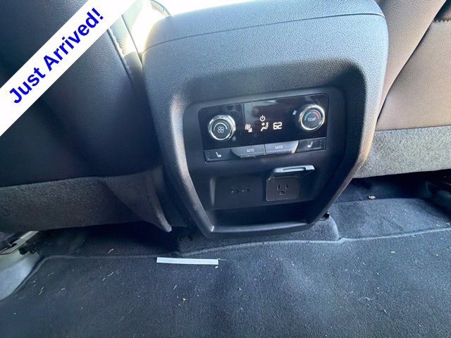 Used 2025 Chevrolet Traverse High Country FWD image 38