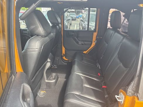 Used 2014 Jeep Wrangler Unlimited Sahara AWD/4WD image 9