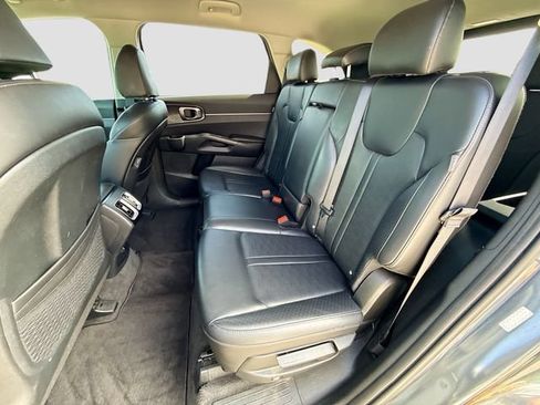 Used 2024 Kia Sorento S FWD image 24