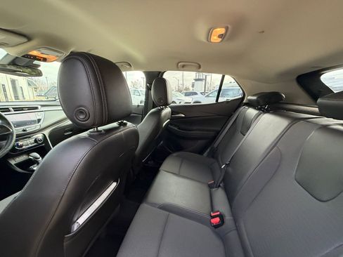 Used 2023 Buick Encore GX Preferred w/ Cold Weather Comfort Package image 5