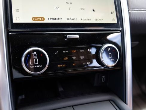New 2026 Land Rover Discovery Dynamic SE AWD/4WD image 33