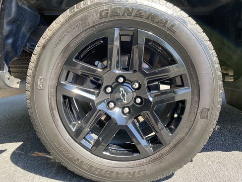 Used 2024 Chevrolet Silverado 1500 Custom AWD/4WD image 39