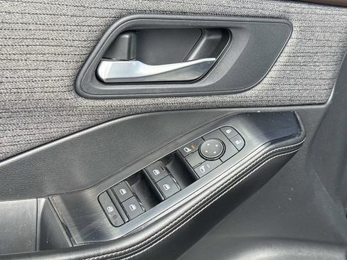 Certified 2021 Nissan Rogue SV image 18