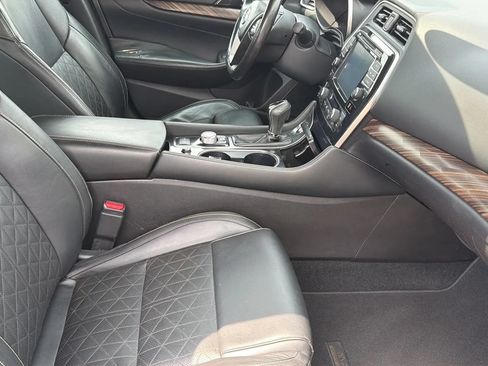 Used 2018 Nissan Maxima Platinum FWD image 28