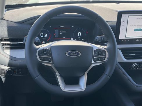New 2026 Ford Explorer Active RWD image 7