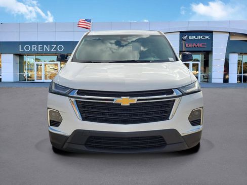 Used 2023 Chevrolet Traverse LS image 2