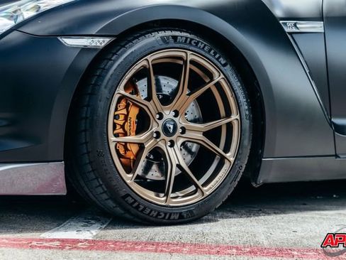 Used 2010 Nissan GT-R Premium AWD/4WD image 42