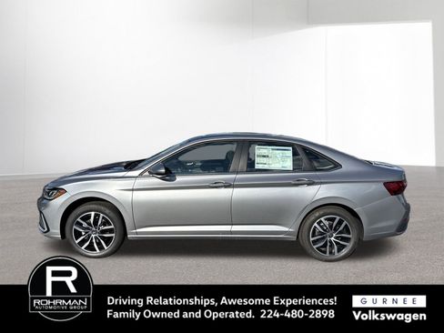 New 2025 Volkswagen Jetta SE image 6