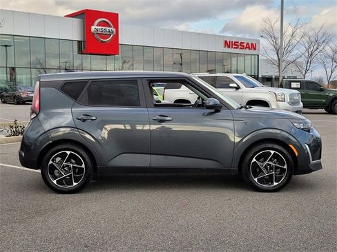 Used 2023 Kia Soul EX image 2