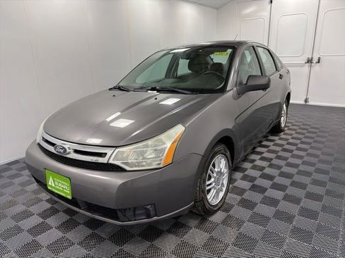Used 2011 Ford Focus SE w/ 201A Rapid Spec Order Code image 3