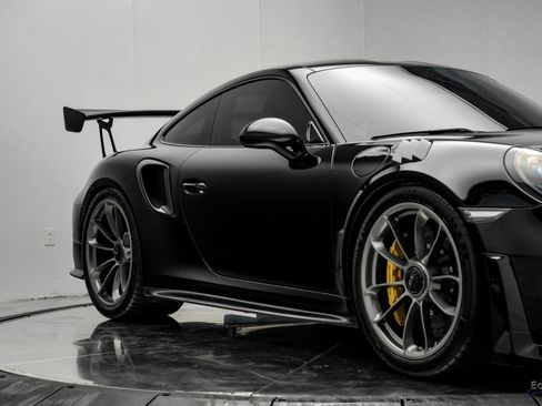 Used 2019 Porsche 911 GT2 RS w/ Weissach Package image 27