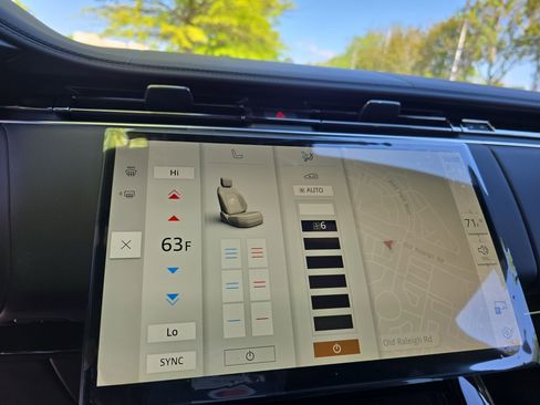 New 2025 Land Rover Range Rover Sport Dynamic SE image 24