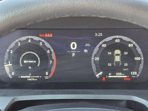 Used 2025 Toyota Tacoma TRD Off-Road image 16