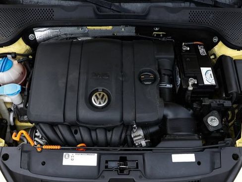 Used 2013 Volkswagen Beetle 2.5 FWD image 23