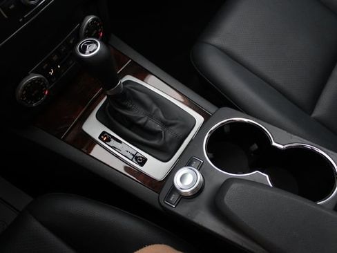 Used 2011 Mercedes-Benz GLK 350 4MATIC image 30