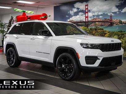 Used 2023 Jeep Grand Cherokee Altitude