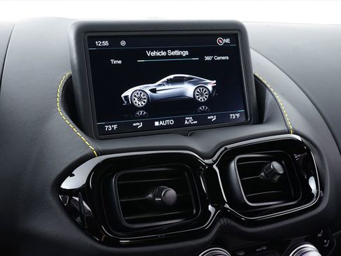 Used 2019 Aston Martin V8 Vantage Coupe image 26