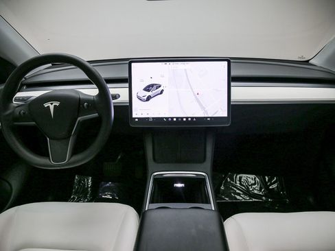 Used 2021 Tesla Model Y Long Range AWD/4WD image 13