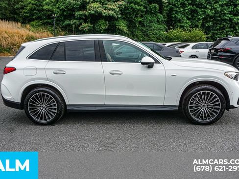 Used 2025 Mercedes-Benz GLC 350e 4MATIC image 8