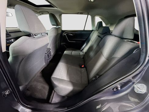 Used 2021 Toyota RAV4 XLE w/ Convenience Package FWD image 25