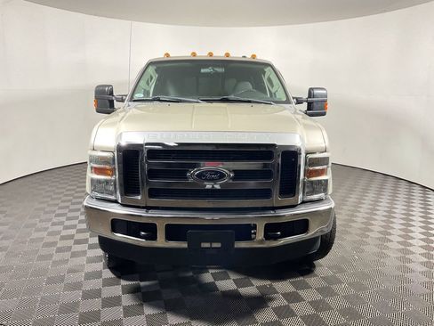 Used 2010 Ford F250 XL image 3