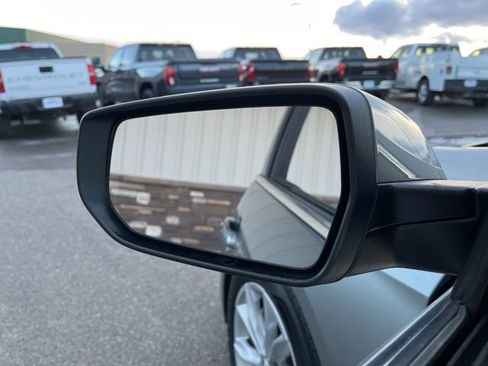 Used 2025 Chevrolet Malibu LT image 24