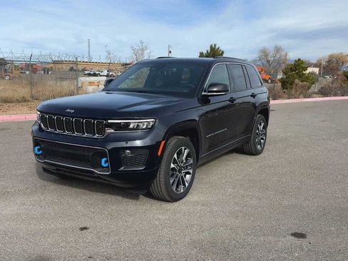 New 2024 Jeep Grand Cherokee Overland w/ Advanced Protech Group III image 6