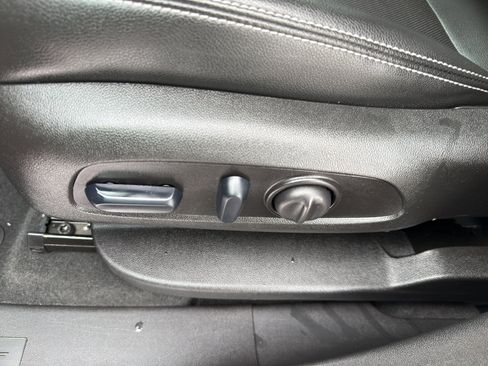 Certified 2024 GMC Terrain SLT image 15