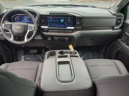 Used 2023 Chevrolet Silverado 1500 LT AWD/4WD image 29