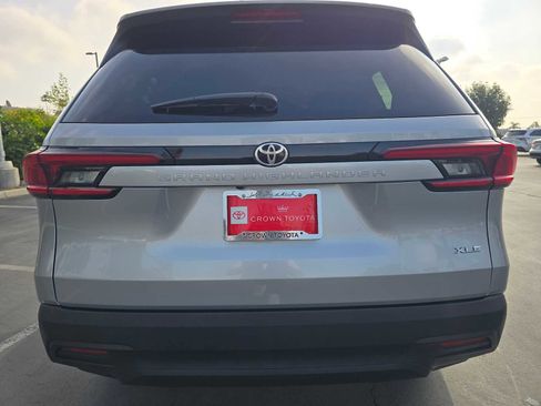Certified 2025 Toyota Grand Highlander FWD image 14
