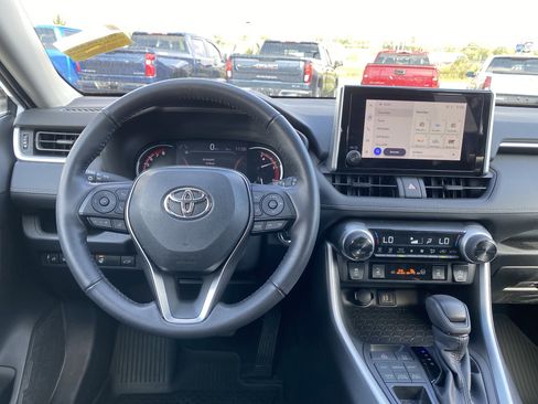 Used 2023 Toyota RAV4 XLE image 12