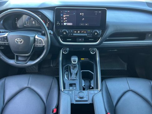 Used 2024 Toyota Grand Highlander AWD image 10