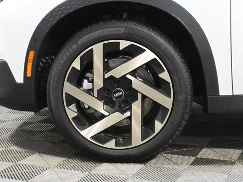 Used 2025 MINI Cooper Countryman S w/ Comfort Package Max image 12