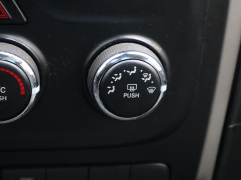 Used 2016 RAM 2500 SLT image 29