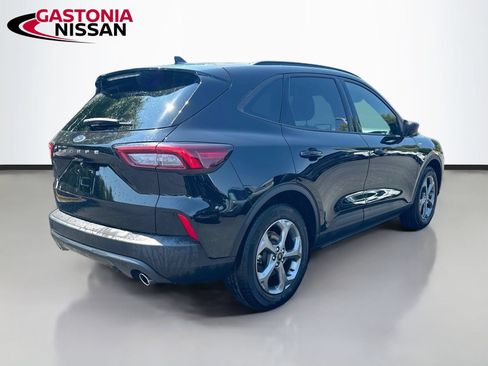 Used 2025 Ford Escape ST-Line FWD image 9