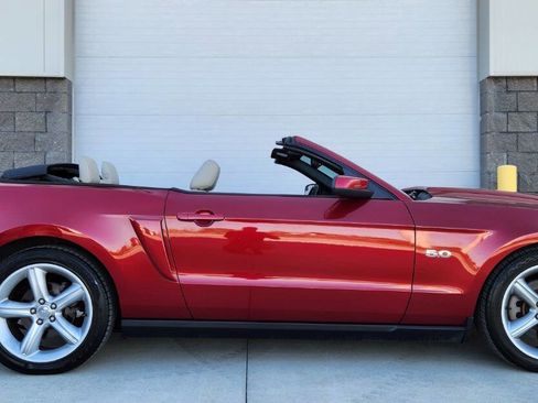 Used 2011 Ford Mustang GT Premium image 5