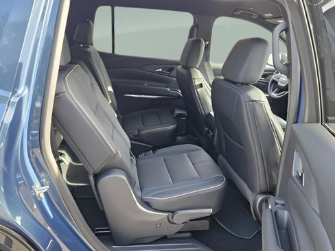 New 2026 Chevrolet Traverse High Country image 16